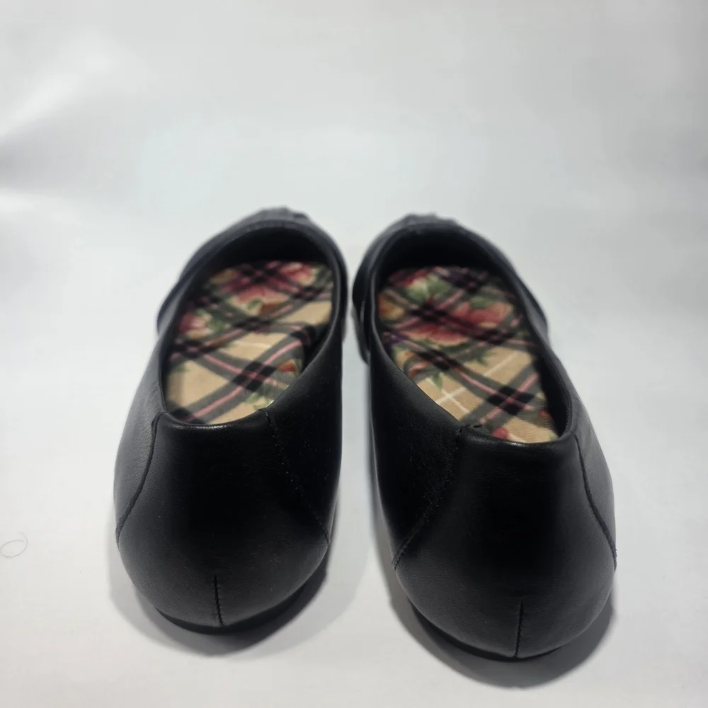 Born Black Leather Flats Women’s Size 7.5M Comfort Slip-On Shoes Floral Plaid